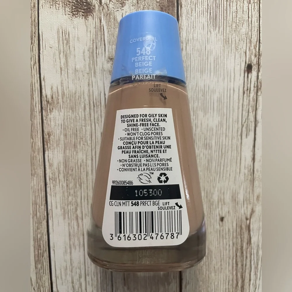 COVERGIRL Clean Matte Oil Control Liquid Foundation 548 Perfect Beige 1 fl oz